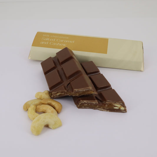 TABLET 50 G MILK SALTED CARAMEL AND CASHEW